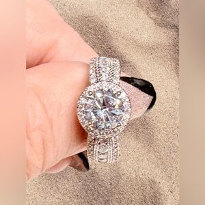 Elegant Silver Women's HALO Ring